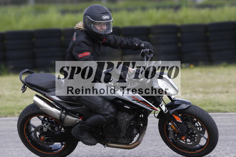 Archiv-2025/09 22.04.2025 Cornu Master School ADR/gruen-vert/25